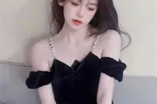 表妹李KK彻底崩了！未婚生女后掉粉百万破产沦落摆摊卖小吃