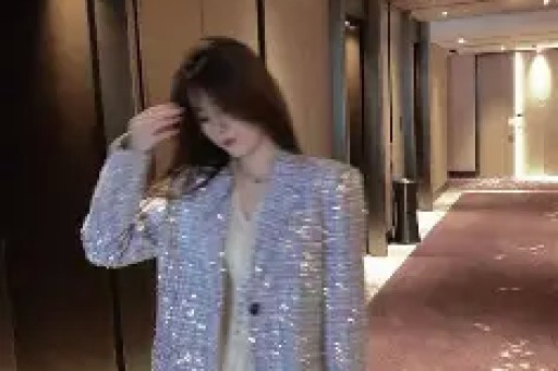 离开富大龙后她进入国防大学当老师如今42岁仍单身无儿无女