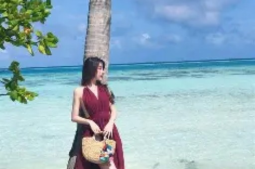 水泥西施：人设崩塌骗局被揭穿老公顶不住舆论与她离婚